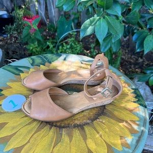 Crown by born Sandals